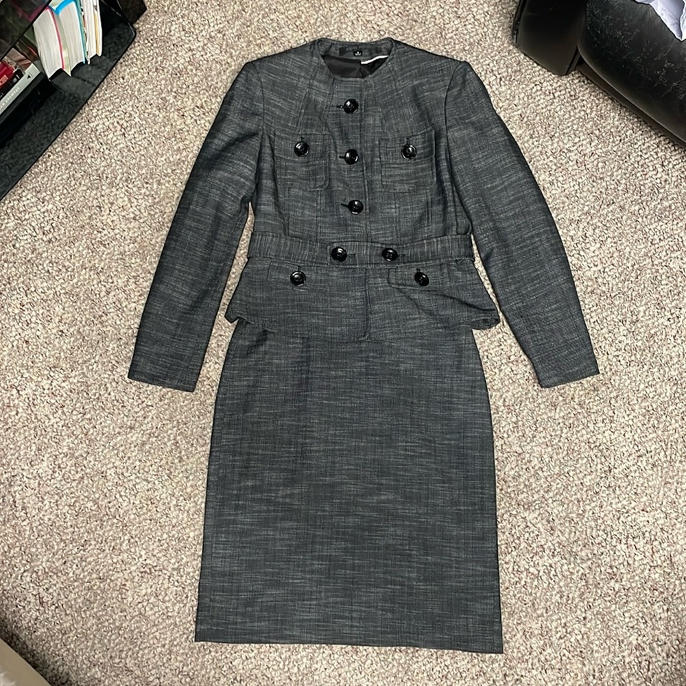 Elegant Gray Women's Skirt Suit